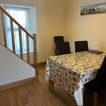 A Family Cottage In Tenby Eksteriør bilde