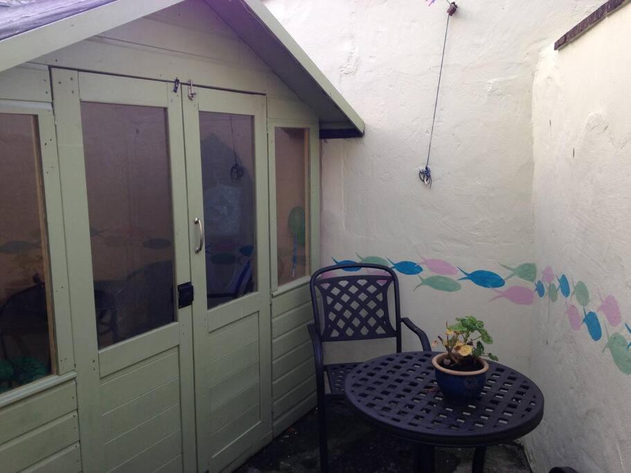 A Family Cottage In Tenby Eksteriør bilde