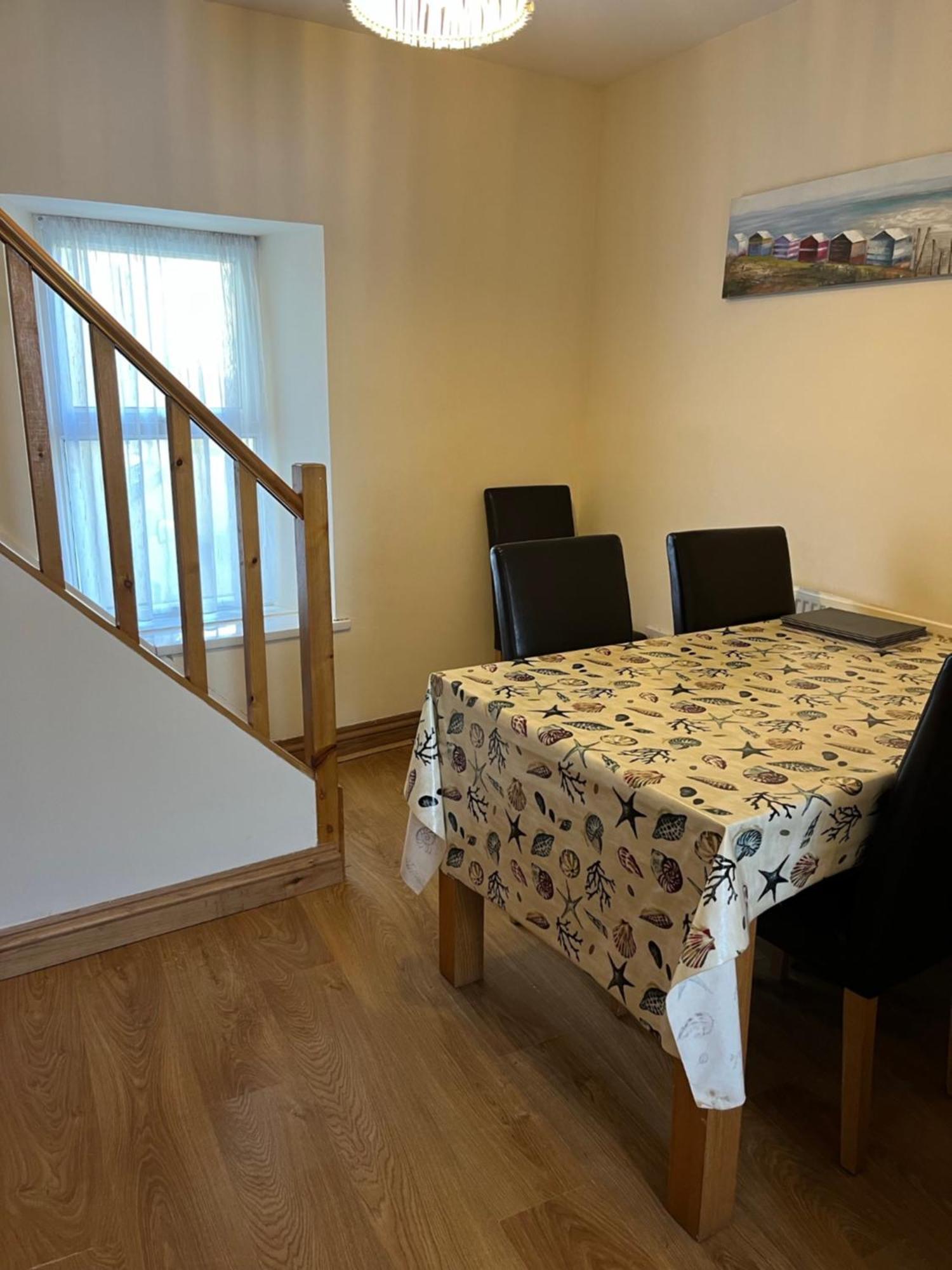 A Family Cottage In Tenby Eksteriør bilde